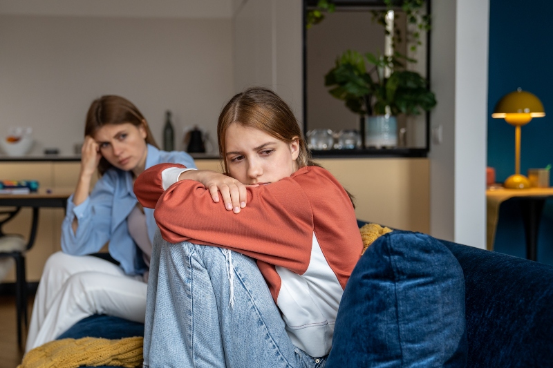 Mala Convivencia Familiar en la Adolescencia