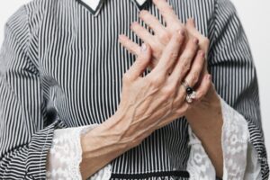 temblores en las manos